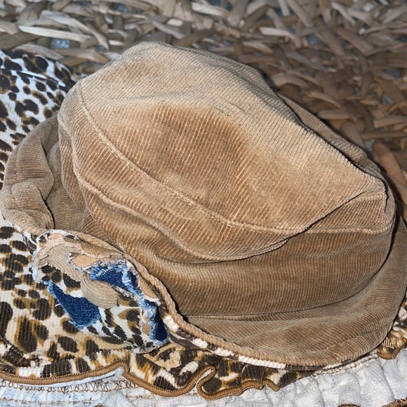 Baby girls 24 Months thin Corduroy Leopard Skirt and Hat set - Picture 4 of 8